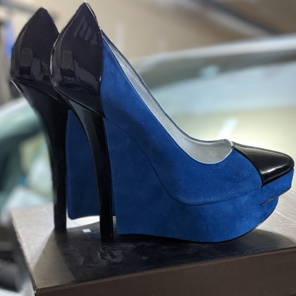 Bebe France Suede Wedge (NWB) - Picture 6 of 8